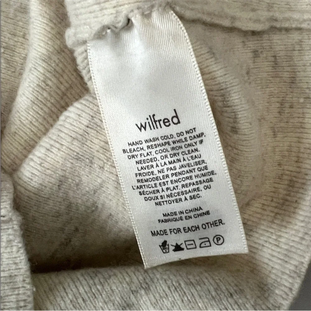 Aritzia Wilfred Cropped Long Sleeve Sweater Size Small